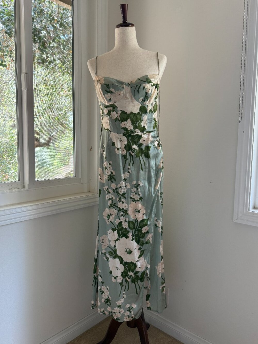 Reformation Marguerite Silk Gown in Tea Garden in Tarragon - Picture 3 of 5